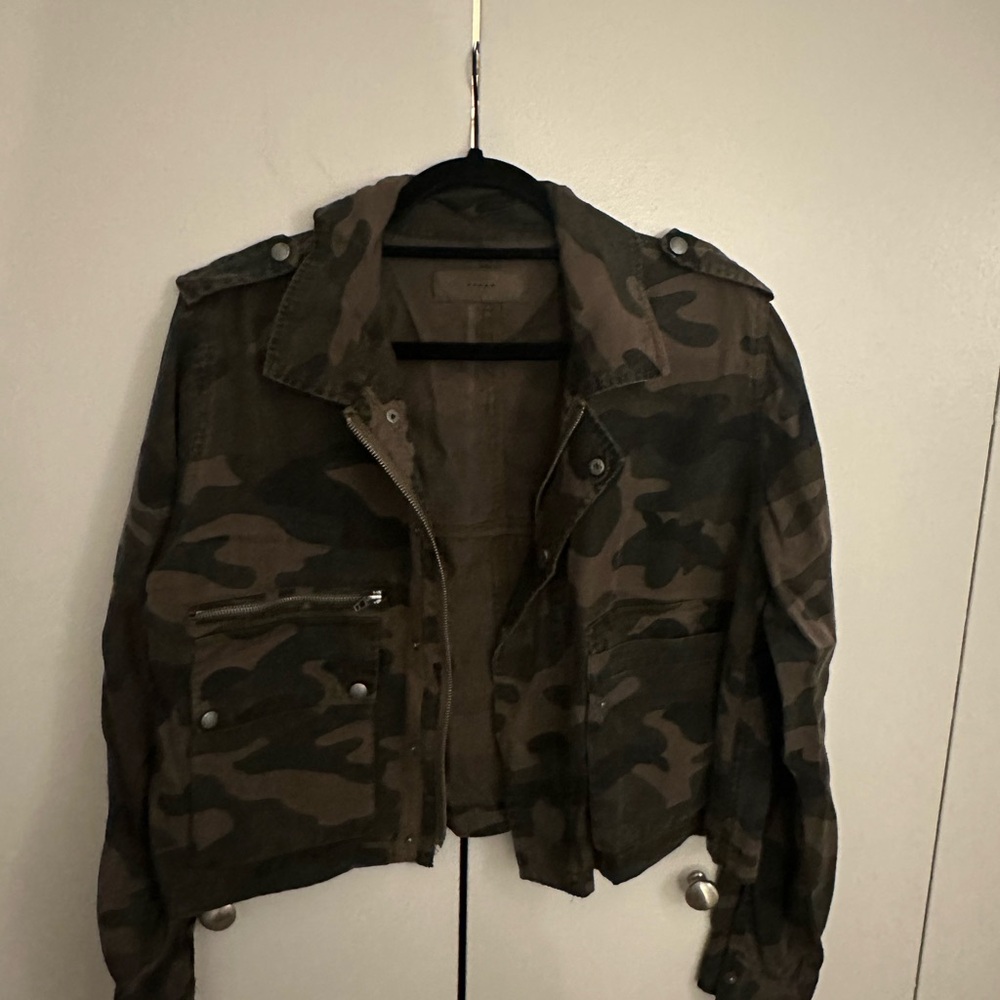 BLANKNYC Lightweight Camouflage cropped Jacket